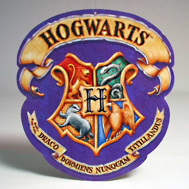 Hogwarts Crest Sign - Click Image to Close