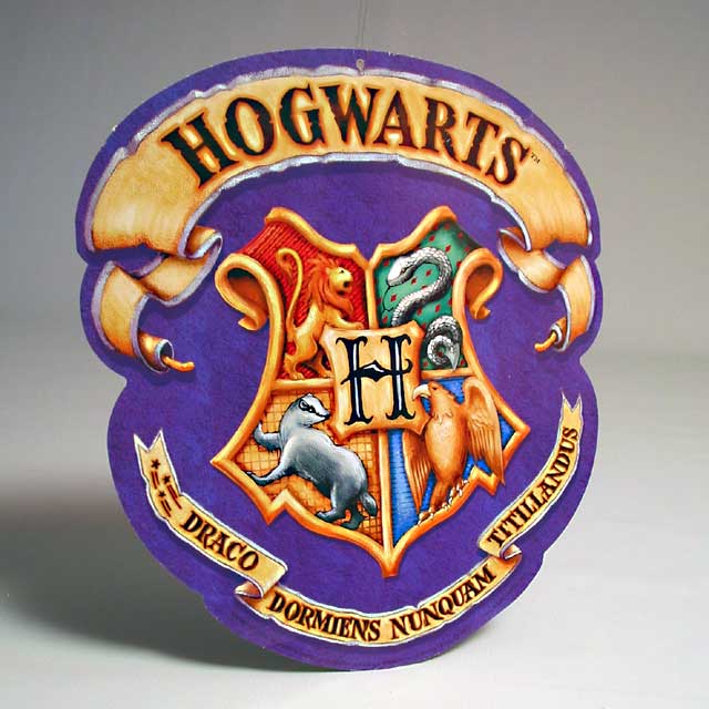 Hogwarts Crest Sign - Click Image to Close