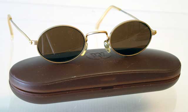 Official Warner - Wild Wild West Sunglasses w/Clamshell Case - Click Image to Close