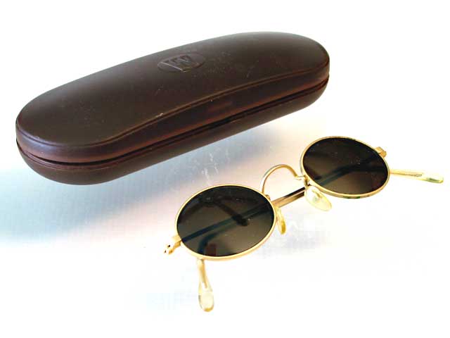 Official Warner - Wild Wild West Sunglasses w/Clamshell Case - Click Image to Close