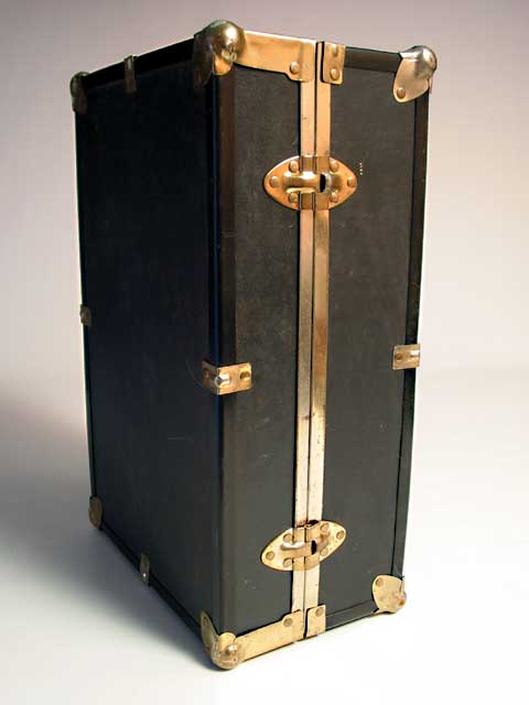 Classic Trunk Style Case - Click Image to Close
