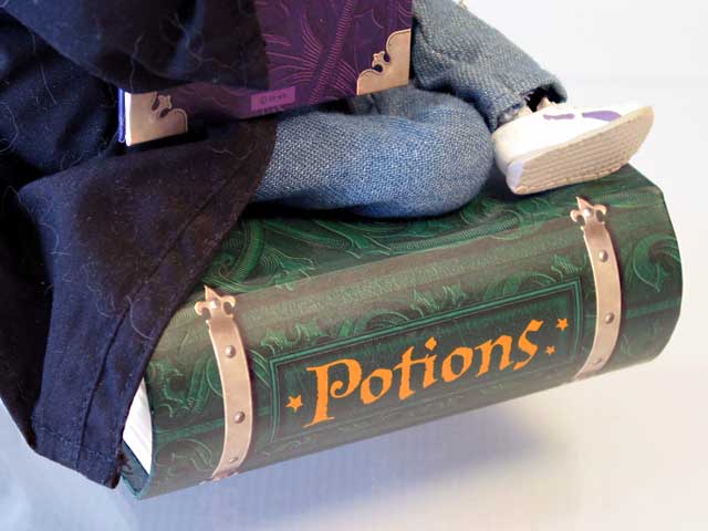 Hermione Granger Box with 15 Harry Potter Collector Stones - Click Image to Close