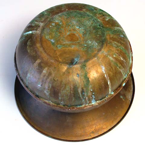 Old Brass Spitoon - Click Image to Close